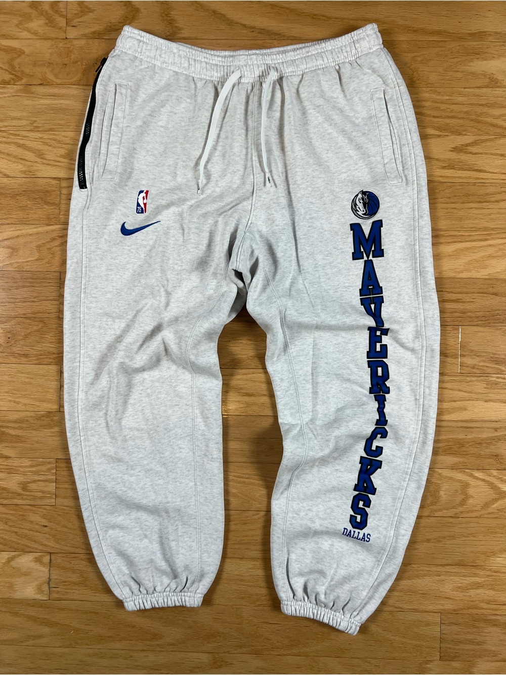 NWOT Nike NBA 75th Anniversary Dallas Mavericks Courtside Fleece Sweatpants
